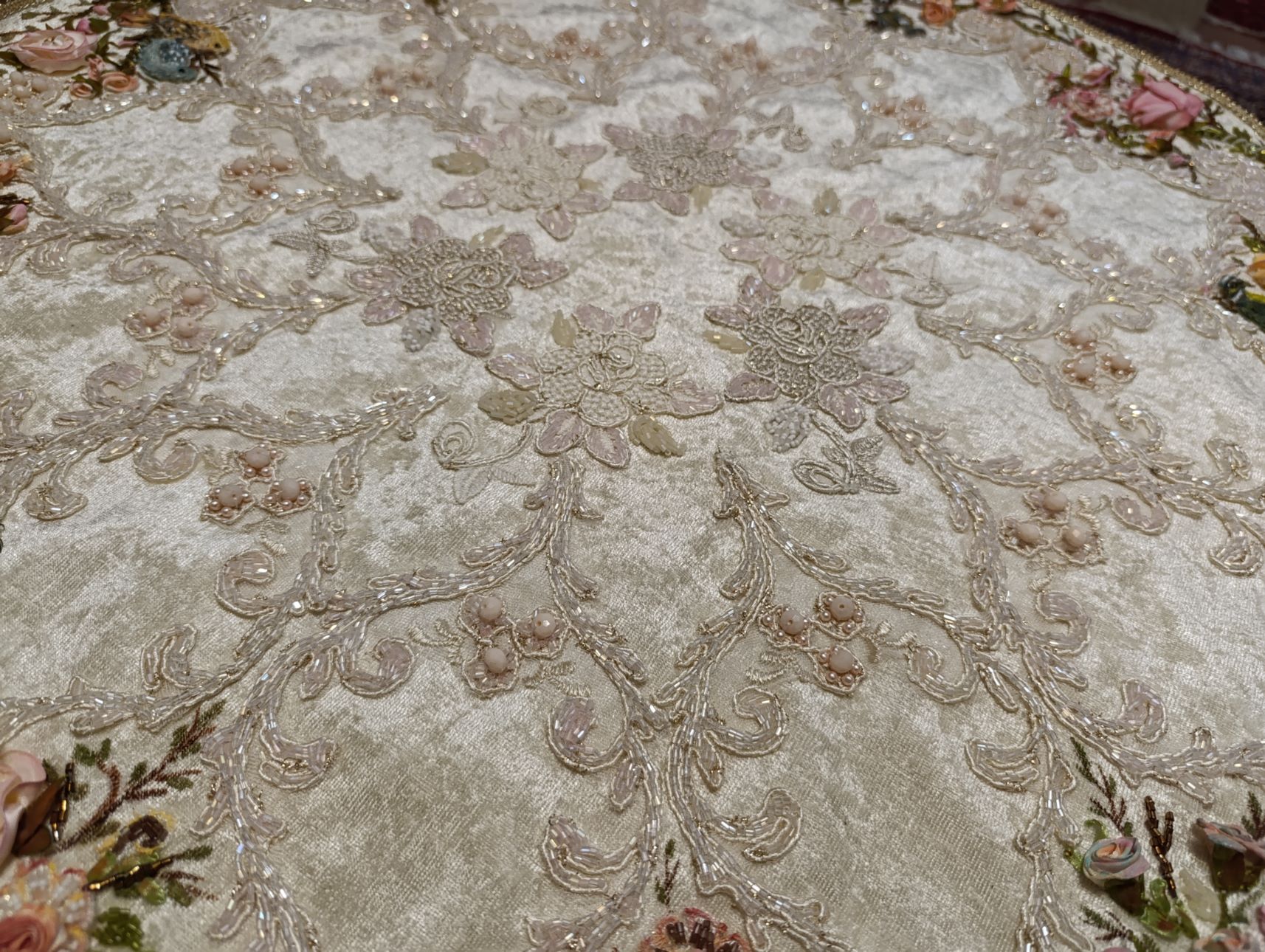 رومیزی روبان دوزی 